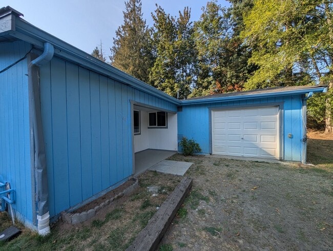 1148 Baby Doll Rd SE in Port Orchard, WA - Building Photo - Building Photo