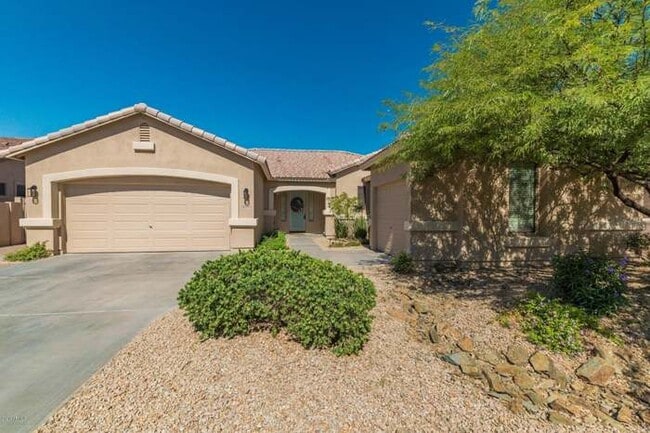 32810 N 40th Pl in Cave Creek, AZ - Foto de edificio - Building Photo