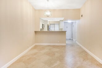 21951 Soundview Terrace in Boca Raton, FL - Building Photo - Building Photo