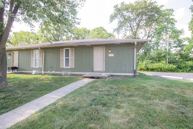 215 Wheaton Ct in Columbia, MO - Foto de edificio - Building Photo