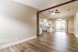 490 Stremma Rd in Largo, FL - Building Photo - Building Photo