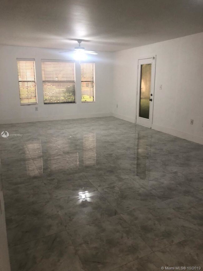 15591 SW 105th Terrace-Unit -518 in Miami, FL - Foto de edificio - Building Photo