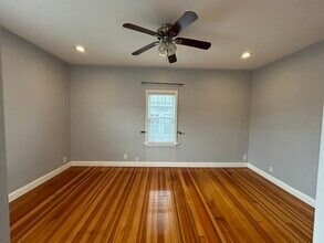 193 Mount Hope Ave, Unit #2 in Fall River, MA - Foto de edificio - Building Photo