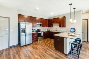 360 at Jordan West in West Des Moines, IA - Building Photo