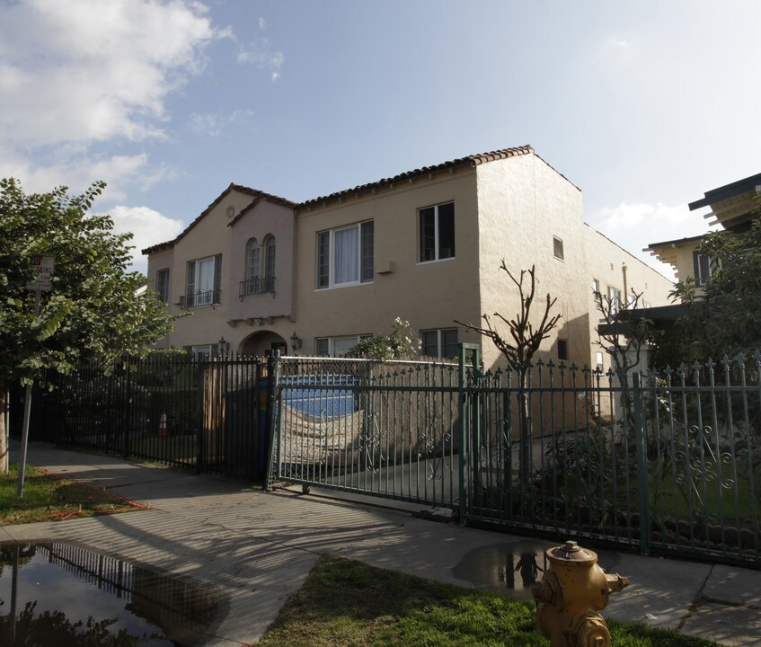 Le Claire Apartments in Los Angeles, CA - Foto de edificio