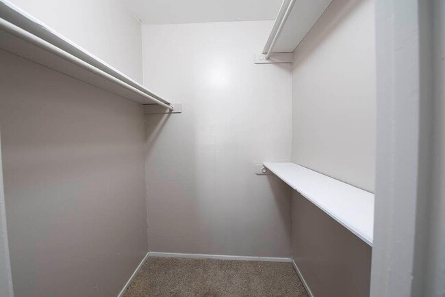 1300 Parker Ln in Austin, TX - Building Photo - Building Photo