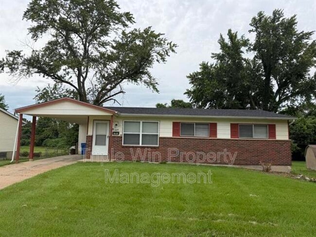 1225 Carla Dr