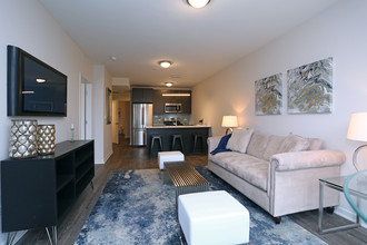 1325 N Wells Apartments in Chicago, IL - Building Photo - Interior Photo