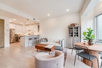 332 Newark Ave in Jersey City, NJ - Building Photo - Building Photo