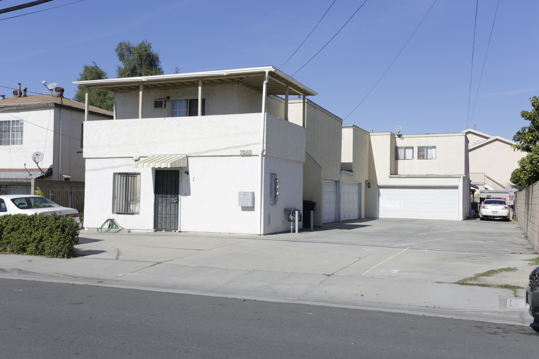 7241 Wyoming St in Westminster, CA - Foto de edificio