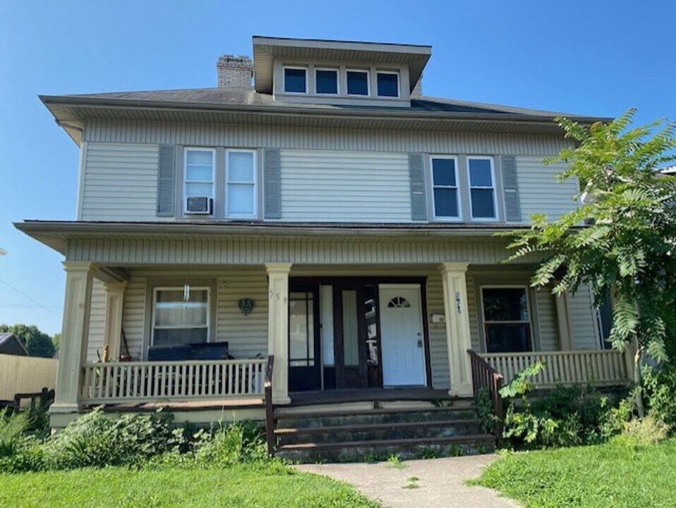 557-559 E Madison Ave-Unit -557 in Springfield, OH - Foto de edificio