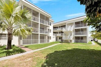 1439 S Ocean Blvd in Pompano Beach, FL - Building Photo - Building Photo