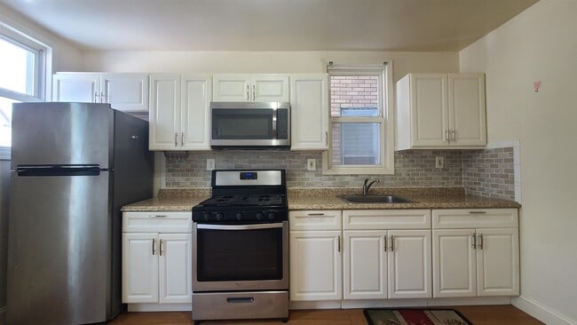 32 Armstrong Ave in Jersey City, NJ - Building Photo - Building Photo