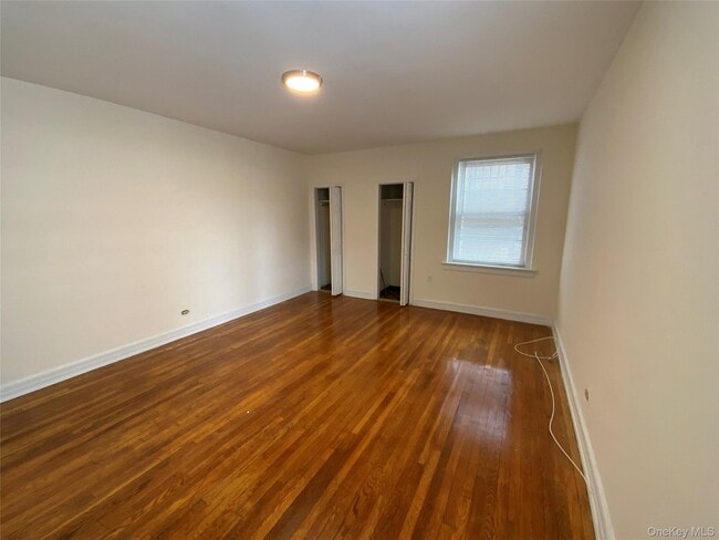 1 S Broadway in White Plains, NY - Building Photo - Building Photo