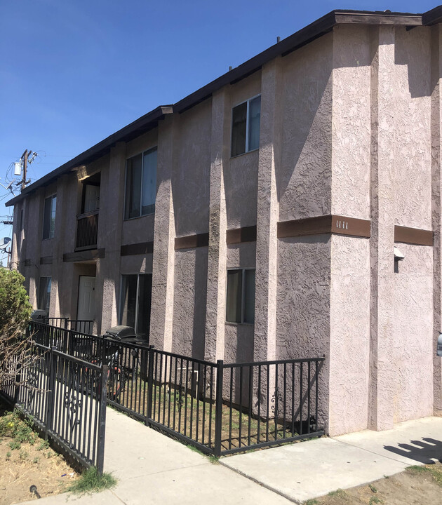 1111 L St in Bakersfield, CA - Building Photo