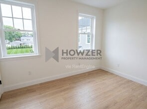 24 Crocker St in Barnstable, MA - Building Photo - Building Photo