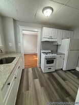 44 Estes St in Lynn, MA - Building Photo