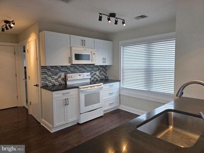 5230 Breezy Point Rd in Chesapeake Beach, MD - Building Photo - Building Photo