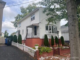 98 Trieste St in Woodbridge Township, NJ - Building Photo