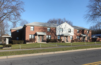 Colonial Gardens in Kingston, NY - Building Photo - Building Photo