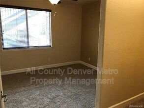 5014 Everett St in Arvada, CO - Foto de edificio - Building Photo