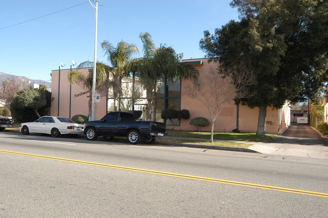 Northmont Apartments in San Bernardino, CA - Foto de edificio - Building Photo