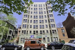 555 W Arlington in Chicago, IL - Building Photo