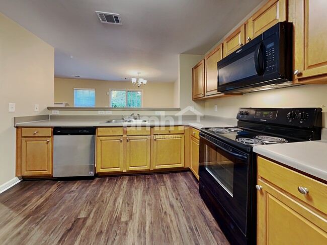 2920 Mayfair Dr in Cumming, GA - Foto de edificio - Building Photo