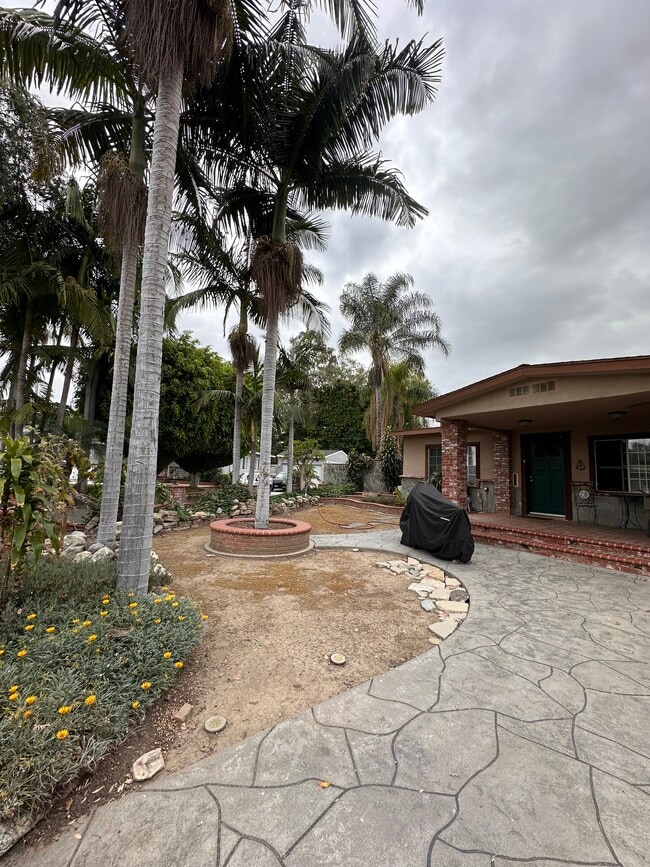 property at 1945 W Jacaranda Pl