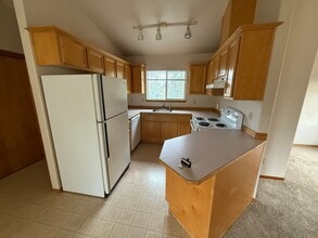 1121 NE Hidden Valley Dr in Bend, OR - Building Photo - Building Photo