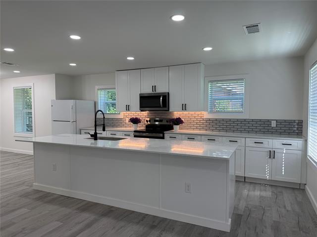 310 Sunset Ct in Arlington, TX - Building Photo - Building Photo