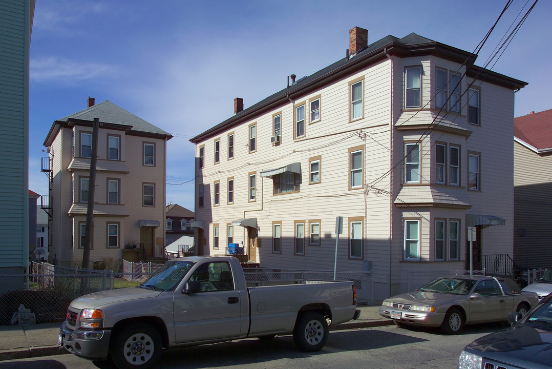 25-27 Grant St in Fall River, MA - Building Photo