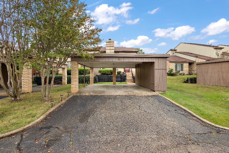 27 Park Crest Pl in Jackson, MS - Building Photo