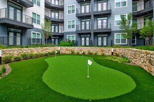 The Grayson on 4th in Fort Worth, TX - Building Photo