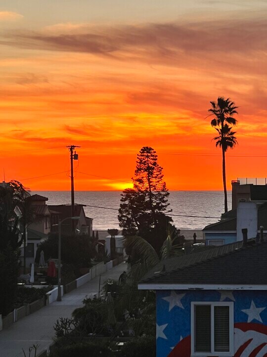 1702 Hermosa Ave, Unit 6 in Hermosa Beach, CA - Foto de edificio