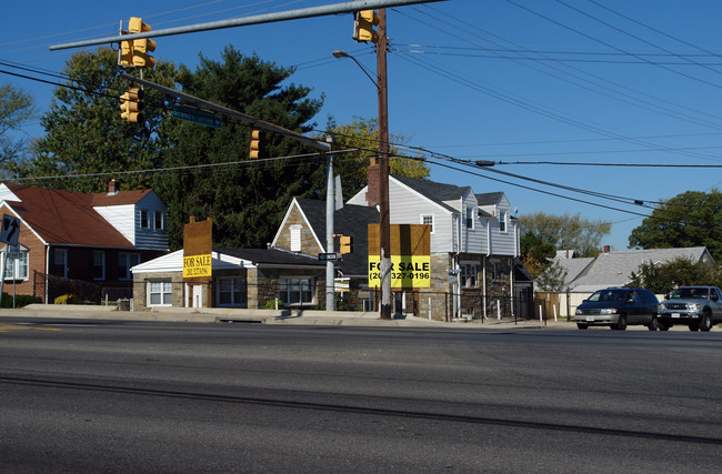 2715 Brooks Dr in Suitland, MD - Building Photo - Building Photo