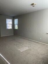 714 W Riviera Ln in Clovis, CA - Building Photo - Building Photo