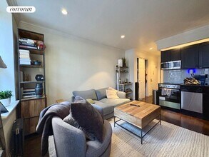 254 W 15th St in New York, NY - Building Photo - Building Photo