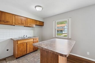 4111 Parrakeet Ave in Toledo, OH - Building Photo - Building Photo