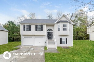 6403 Harvester Cir in Douglasville, GA - Building Photo