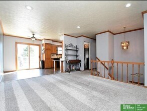 11823 N 157th St in Bennington, NE - Foto de edificio - Building Photo