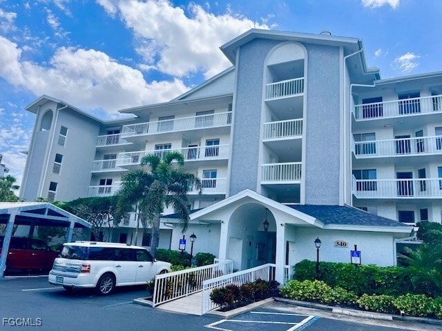 340 Horse Creek Dr in Naples, FL - Building Photo