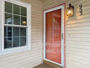 953 Gas Light Ln in Virginia Beach, VA - Building Photo - Building Photo