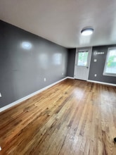 224 Dingledine St in Woodstock, VA - Foto de edificio - Building Photo