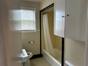 4928 Avenue O, Unit 3 in Galveston, TX - Building Photo - Building Photo