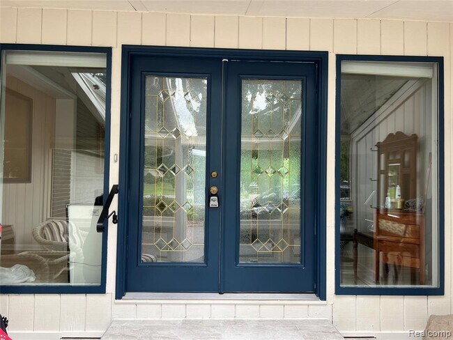 5250 Bronco Dr in Village of Clarkston, MI - Building Photo - Building Photo