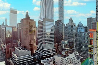 200 E 61st St in New York, NY - Building Photo - Building Photo