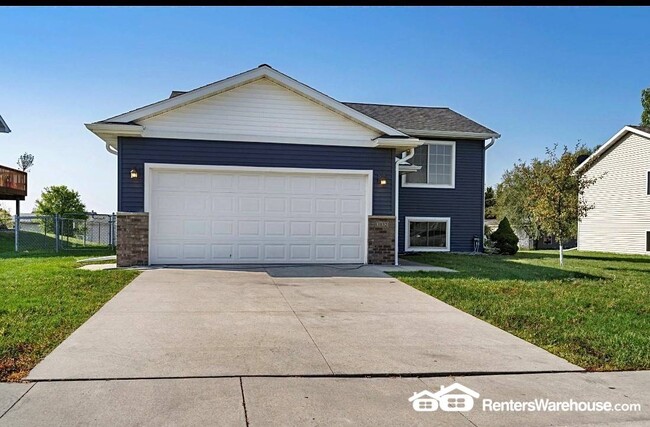 property at 3832 McIntosh Dr NW