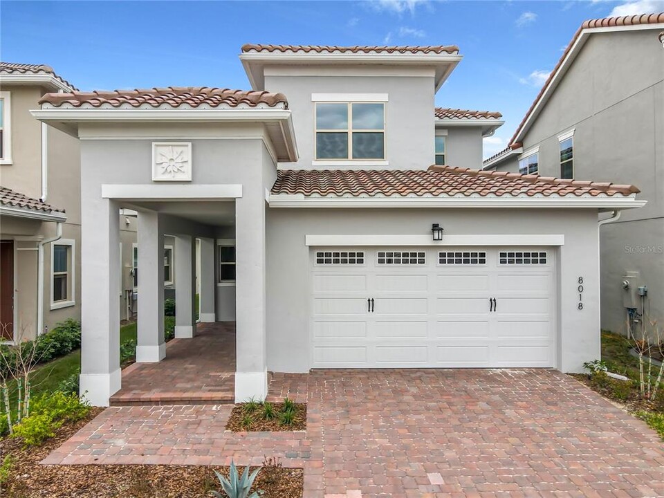 8018 Hoylake Dr in Orlando, FL - Building Photo