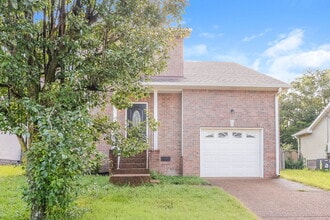 712 Shandale Dr in Nashville, TN - Building Photo - Building Photo